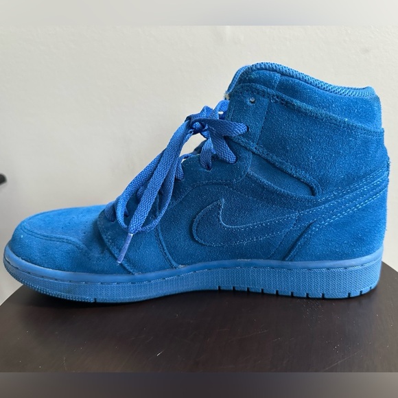 Nike Jordan 1 Retro Blue Suede – Men’s Size 9  Model 332550-404  AUTHENTIC - EUC main image 5